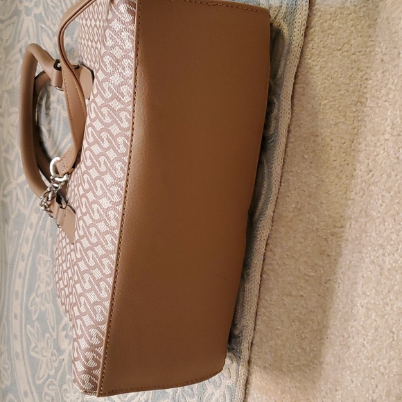 Nine West taupe and cream cross body satchel bag carried once - Picture 6 of 12